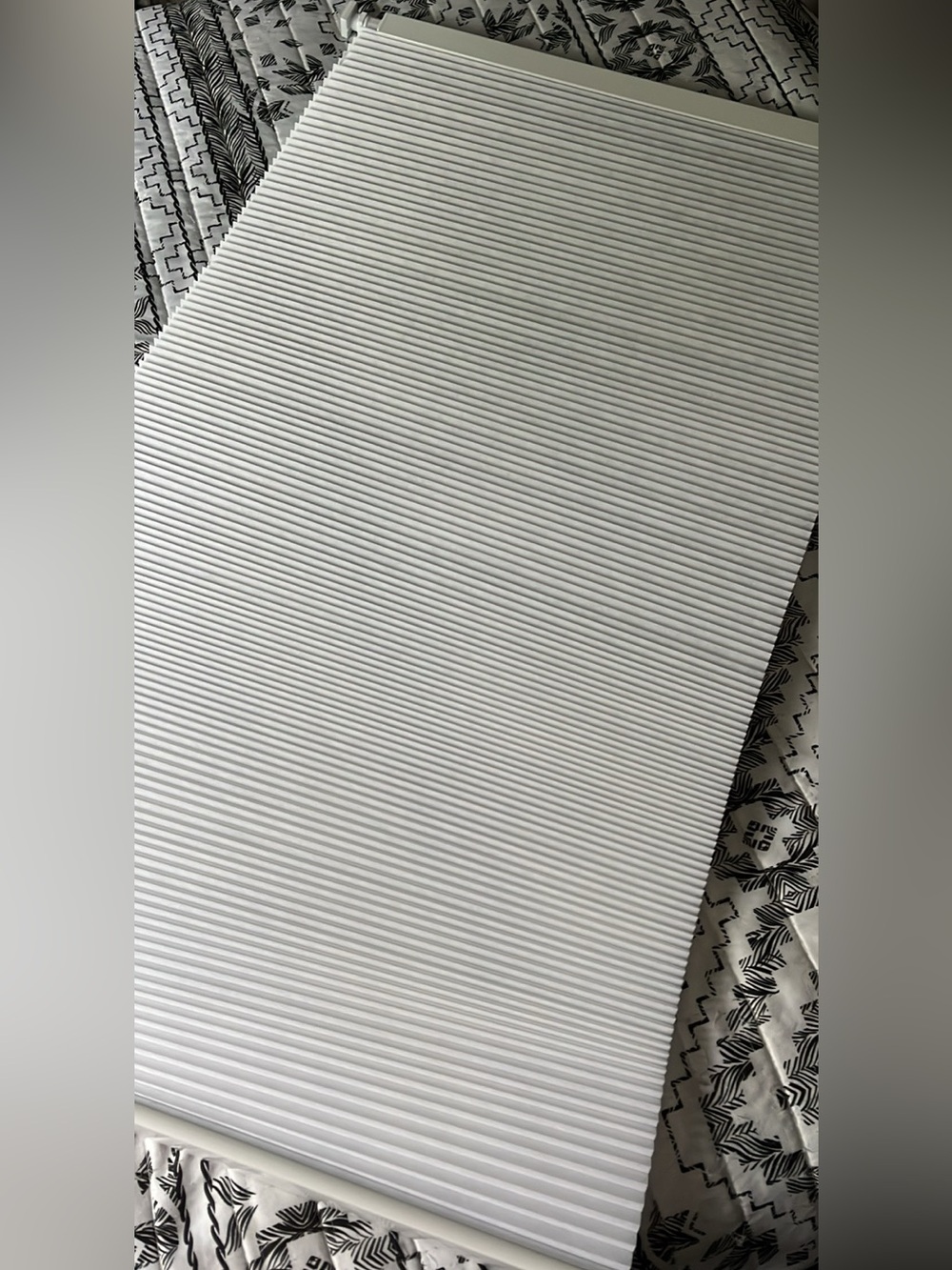 Cordless Cellular Shades, White
23.5W x 72“H